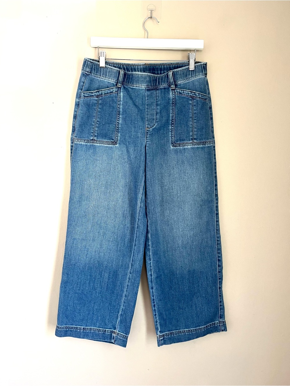 Chico's Wide leg Medium Blue Jeans with Front Patch Pockets sz 6 - Picture 8 of 8